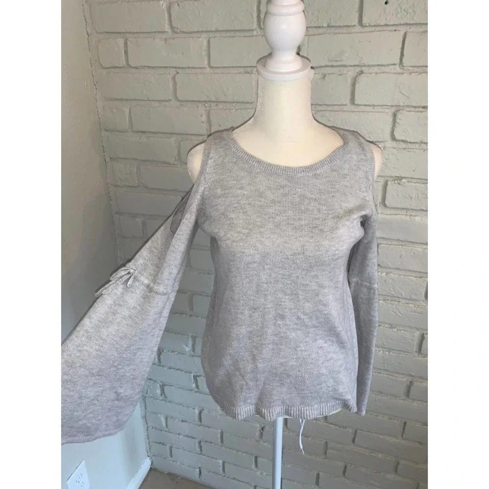 American Eagle Outfitters Gray Cold-Shoulder Sweater